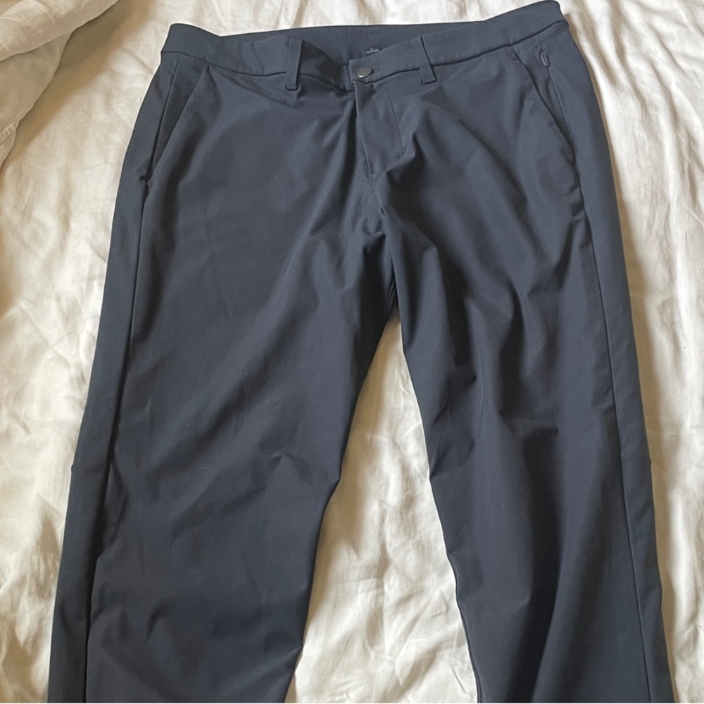 lululemon athletica Men's ABC classic fit trouser 32L, 33W dark gray, obsidian